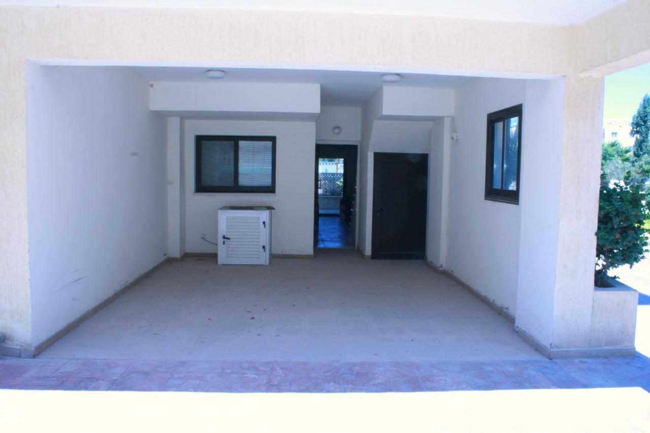 Queens Gardens 2 Bedrooms Paphos Exterior photo
