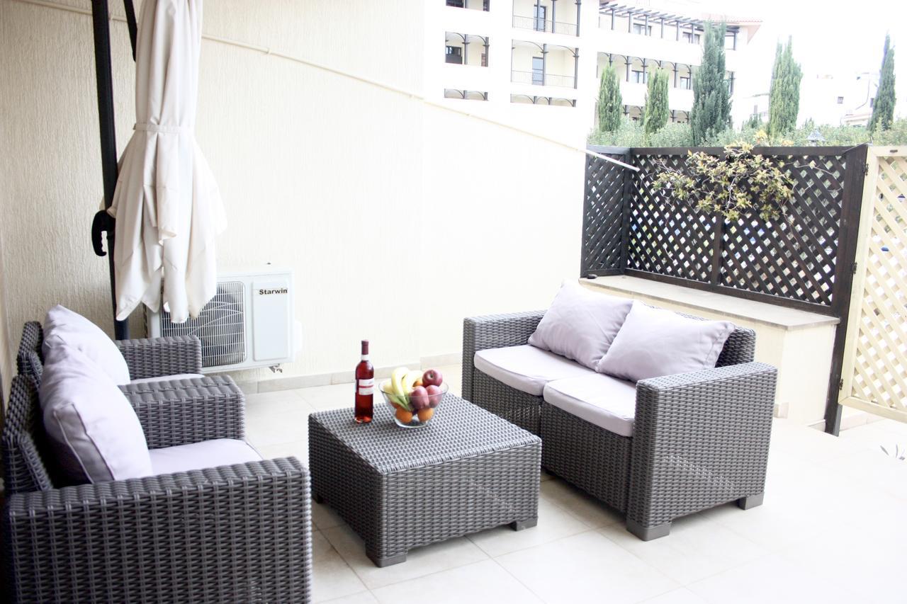 Queens Gardens 2 Bedrooms Paphos Exterior photo