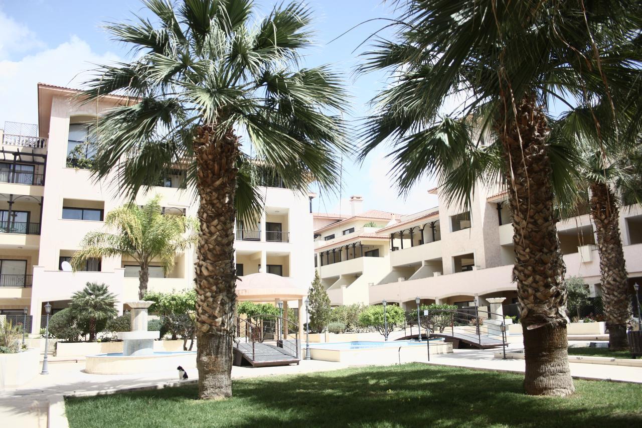 Queens Gardens 2 Bedrooms Paphos Exterior photo