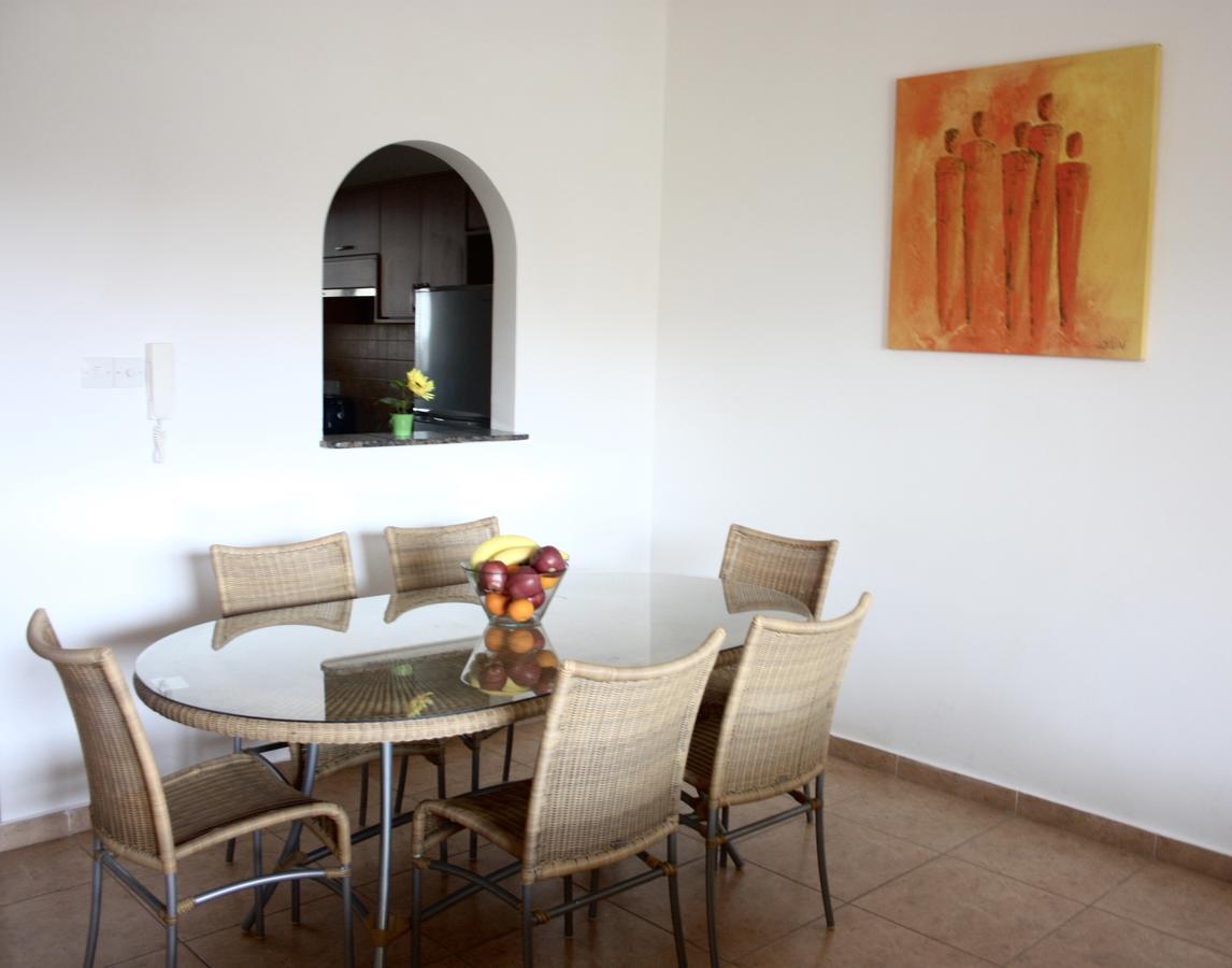 Queens Gardens 2 Bedrooms Paphos Exterior photo