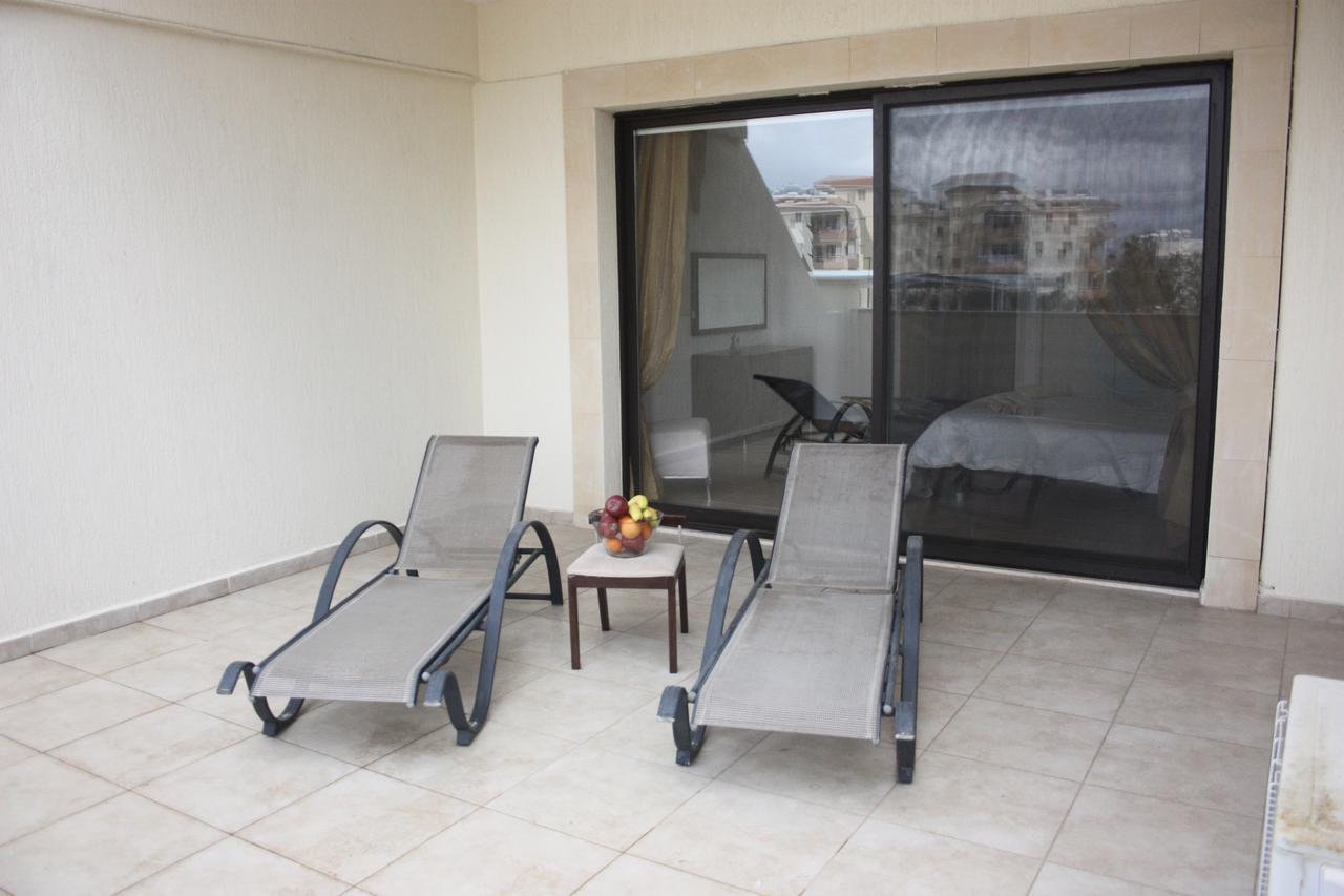 Queens Gardens 2 Bedrooms Paphos Exterior photo